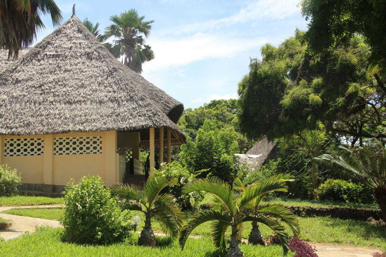 Coral Beach Resort Diani Beach Exterior photo