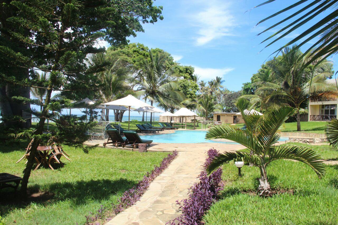 Coral Beach Resort Diani Beach Exterior photo